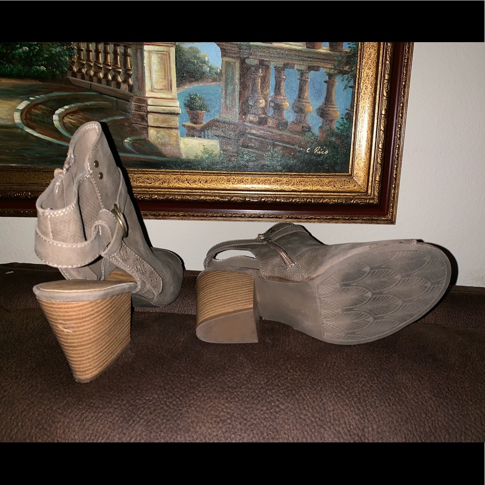 Peep toe booties - Picture 4 of 4
